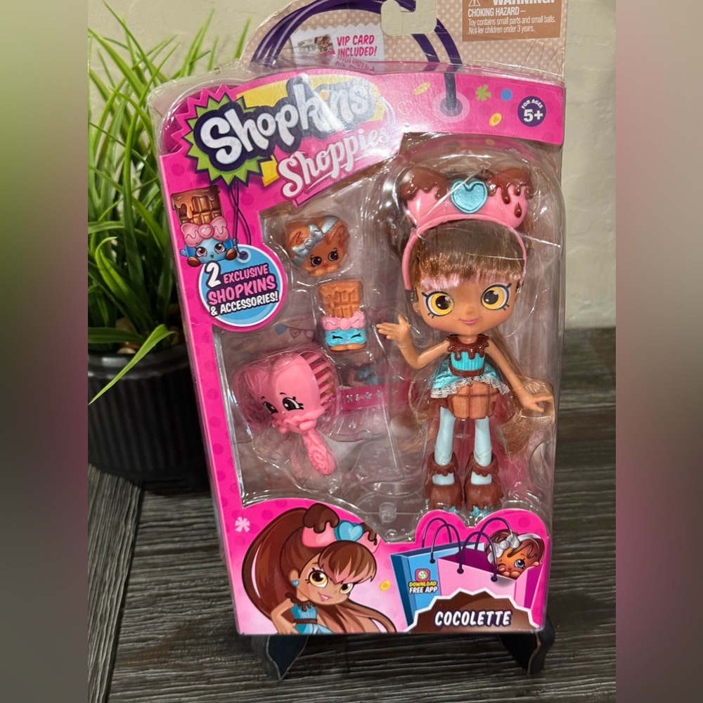 Shoppies Doll Cocolette With 2 Exclusive Shopkins Girls Day Out Brand New! RARE